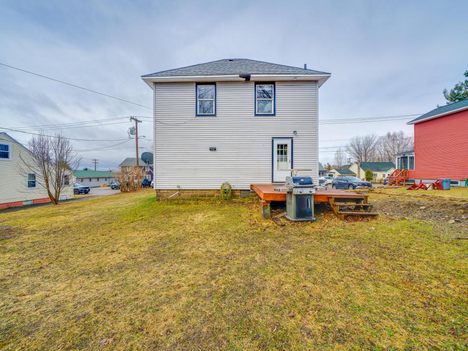 6 McLaughlin Ave-29