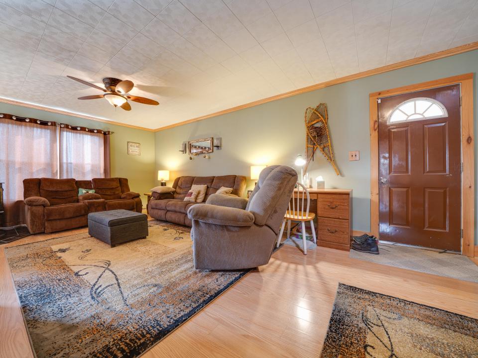 6 McLaughlin Ave-39