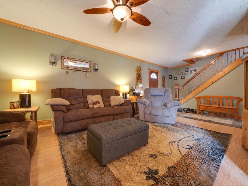 6 McLaughlin Ave-41