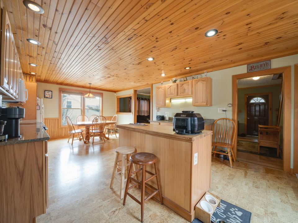 6 McLaughlin Ave-46