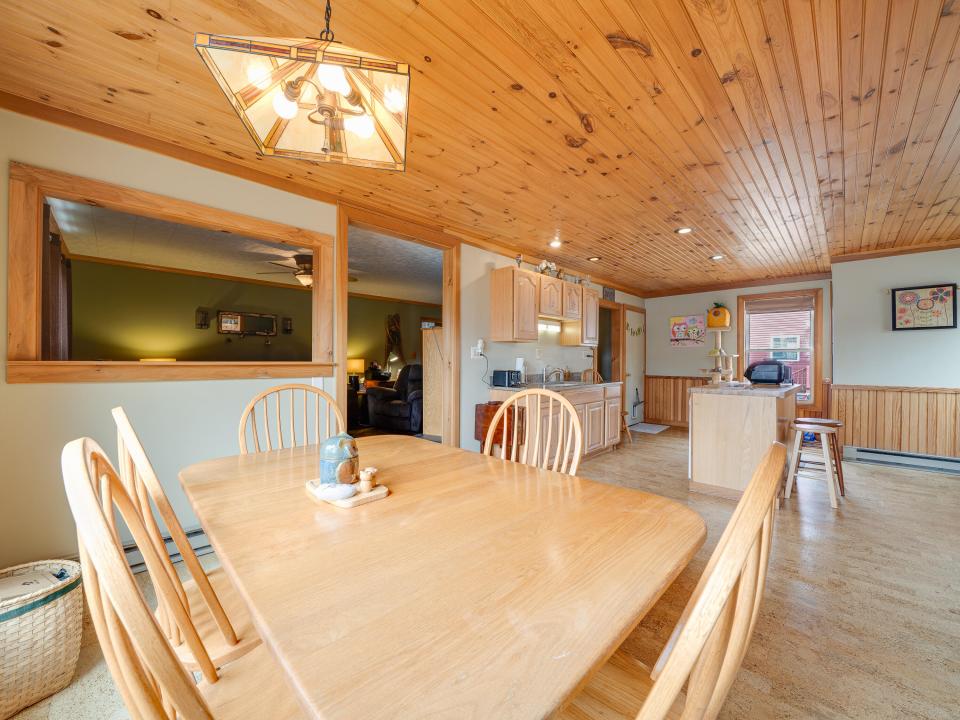 6 McLaughlin Ave-47