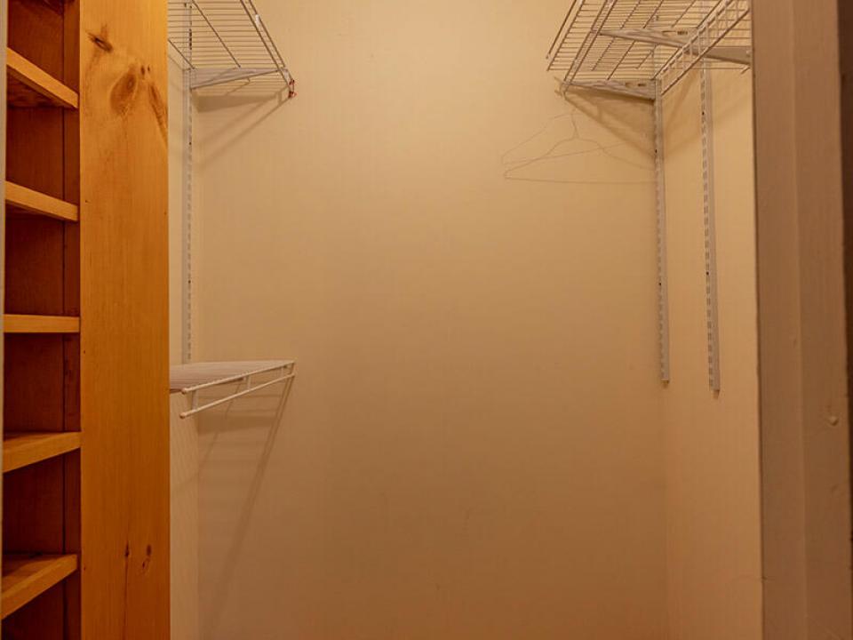 CharmingHomeOnOldLakeColby_Bedroom1_Clos