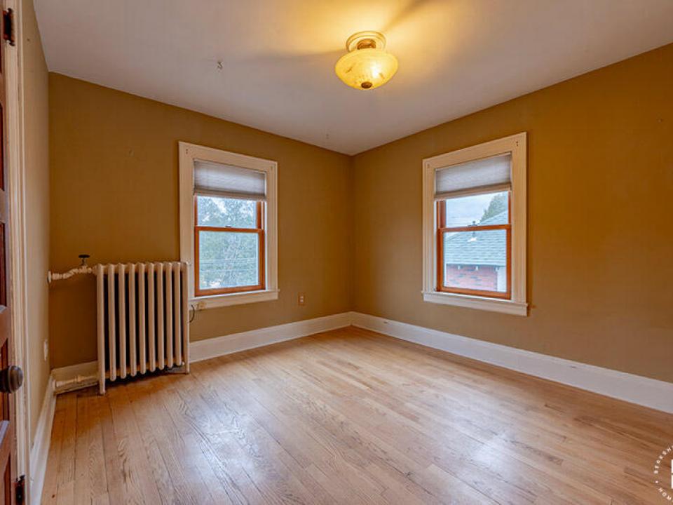 CharmingHomeOnOldLakeColby_Bedroom2