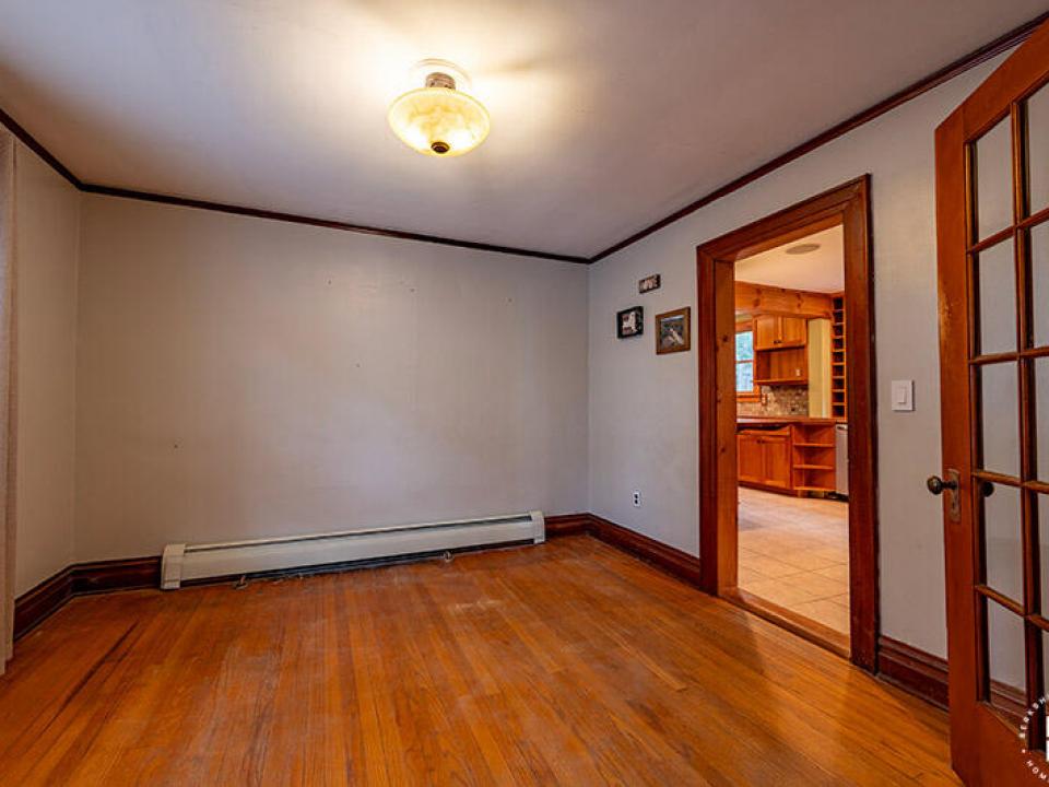 CharmingHomeOnOldLakeColby_DiningRoom
