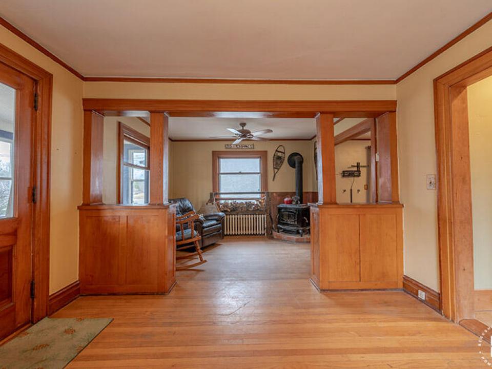 CharmingHomeOnOldLakeColby_Front_Entry