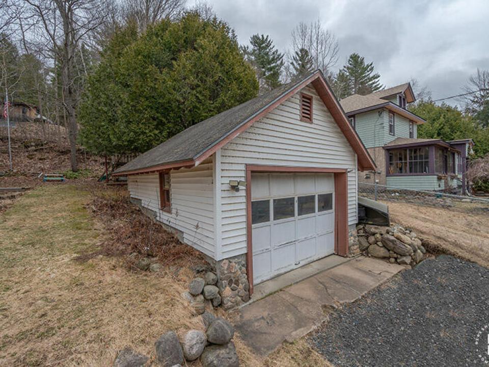 CharmingHomeOnOldLakeColby_Garage
