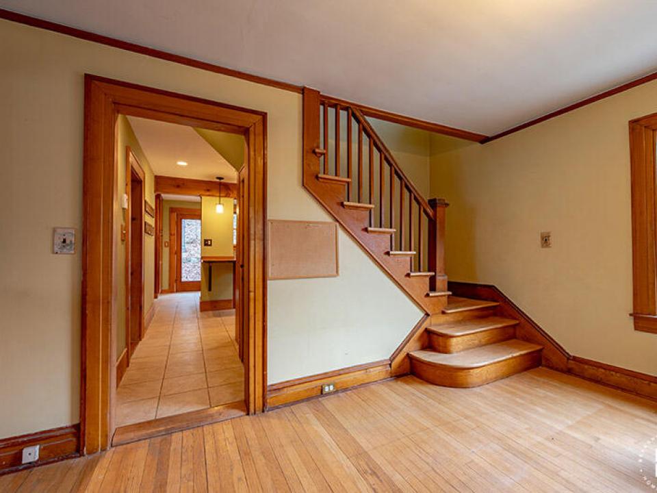 CharmingHomeOnOldLakeColby_Stairway