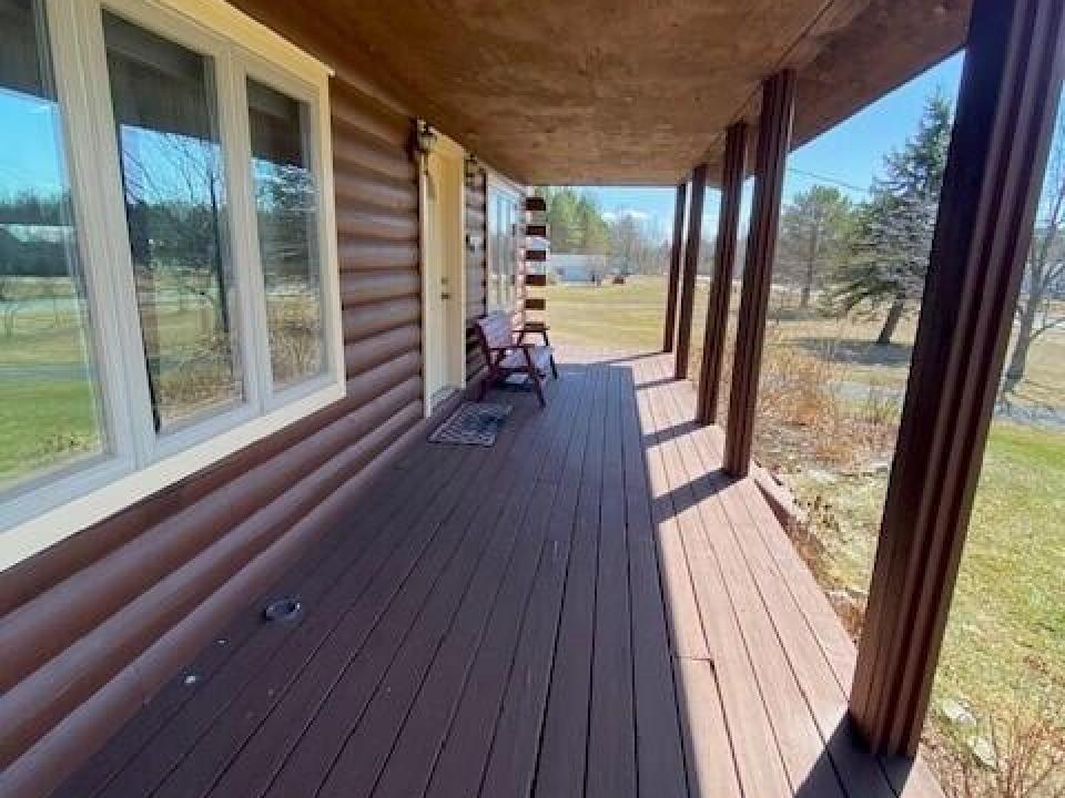 Exterior 4