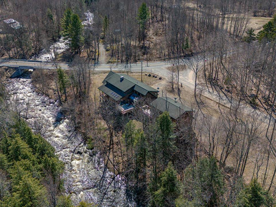 HomeOnLakeOzoniaOutlet_A_Exterior_Back_R