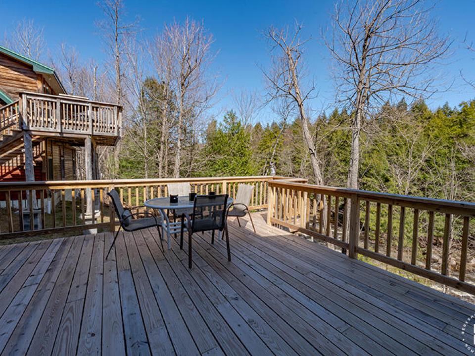 HomeOnLakeOzoniaOutlet_Deck