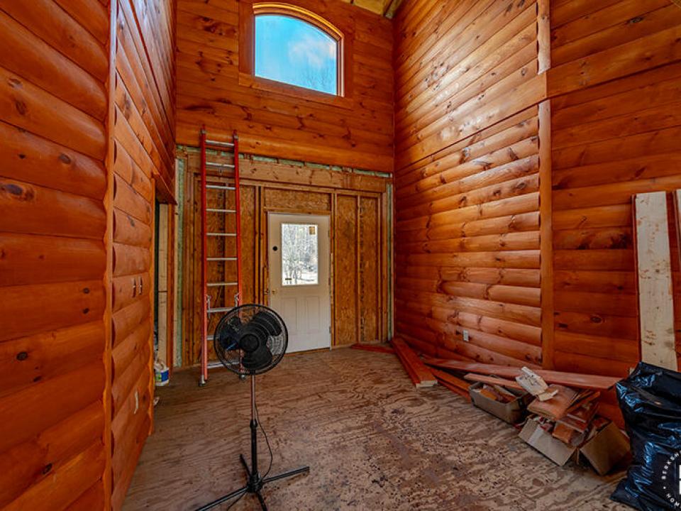 HomeOnLakeOzoniaOutlet_FrontEntry