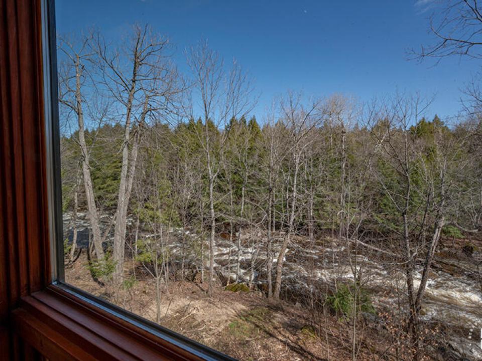 HomeOnLakeOzoniaOutlet_LivingRoom_View