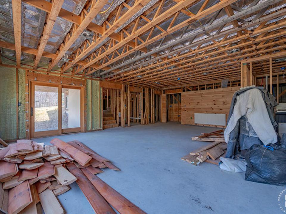 HomeOnLakeOzoniaOutlet_LowerLevel_Den