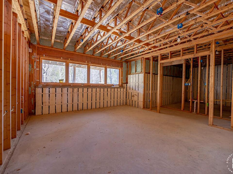 HomeOnLakeOzoniaOutlet_LowerLevel_Room2