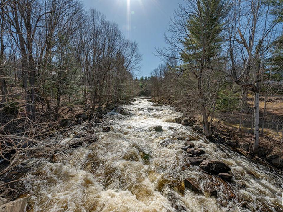 HomeOnLakeOzoniaOutlet_Waterway