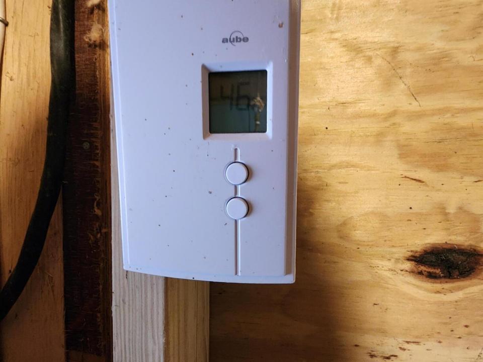 Heat in enclosed foundation area