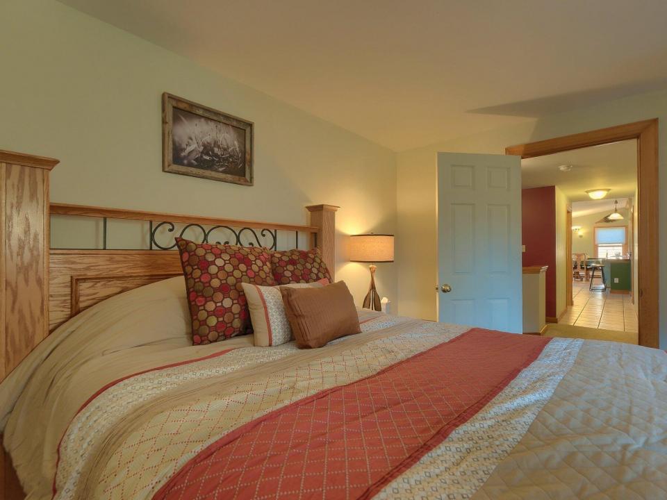 56-web-or-mls-Waterfall Meadow 085