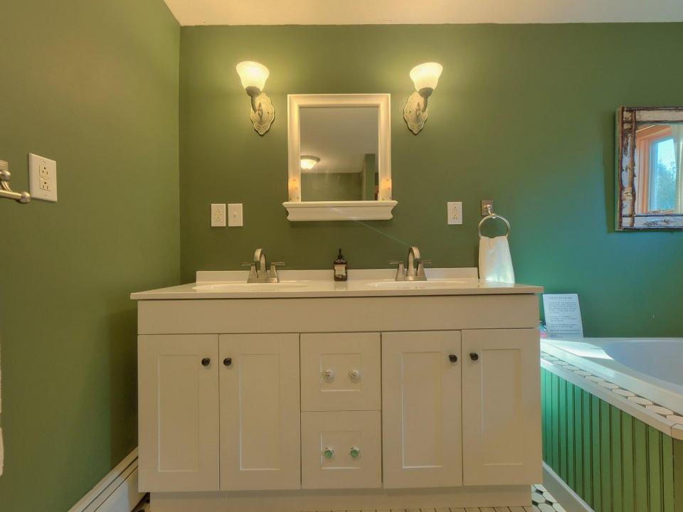 67-web-or-mls-Waterfall Meadow 096