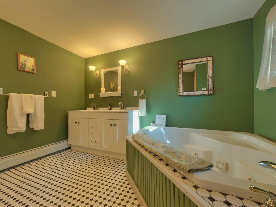 66-web-or-mls-Waterfall Meadow 095