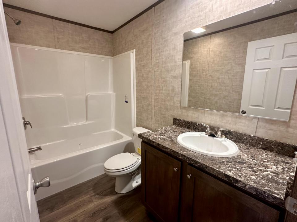 Full Bath 2