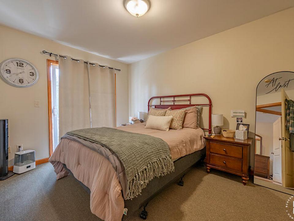 ApartmentBuildingOnMckinleyInLP_Apartmen