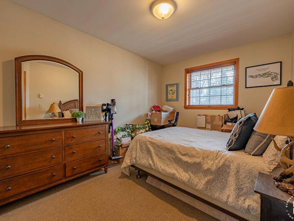 ApartmentBuildingOnMckinleyInLP_Apartmen