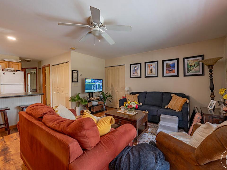 ApartmentBuildingOnMckinleyInLP_Apartmen