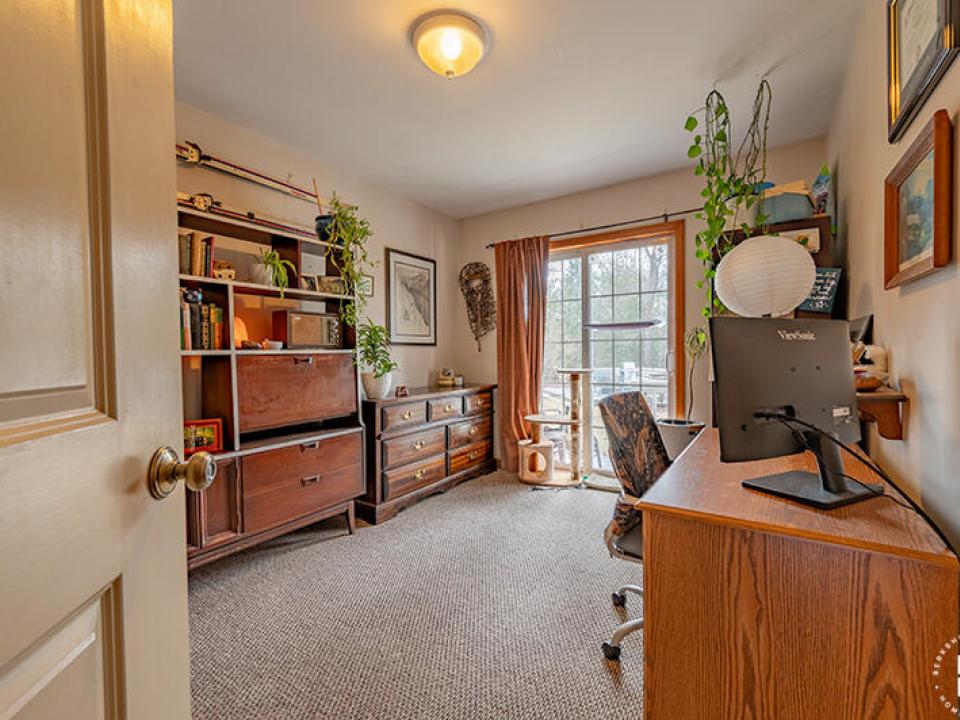 ApartmentBuildingOnMckinleyInLP_Apartmen