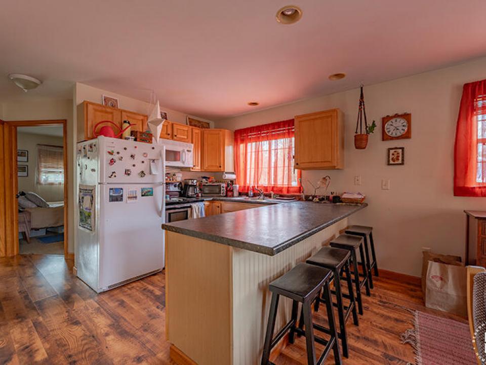 ApartmentBuildingOnMckinleyInLP_Apartmen