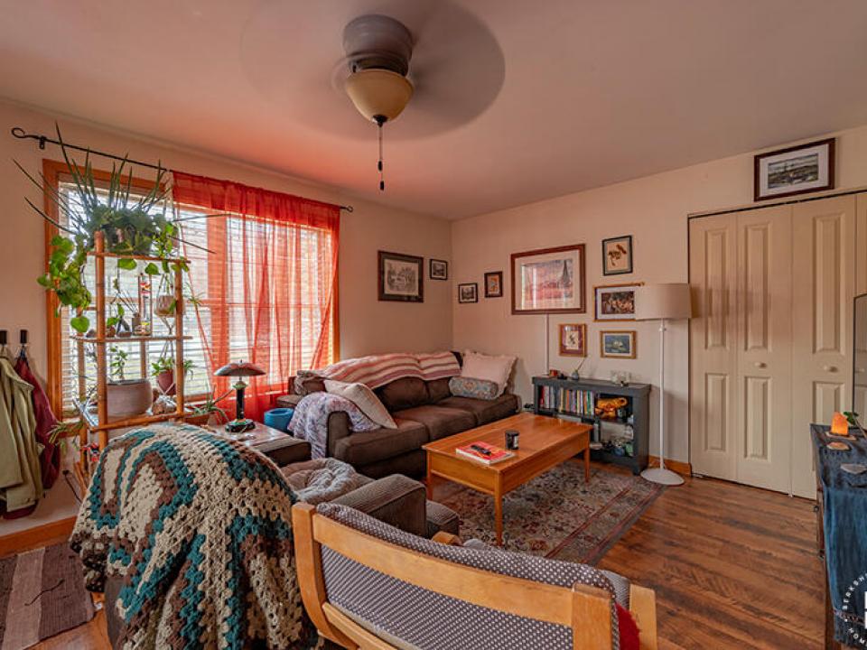 ApartmentBuildingOnMckinleyInLP_Apartmen