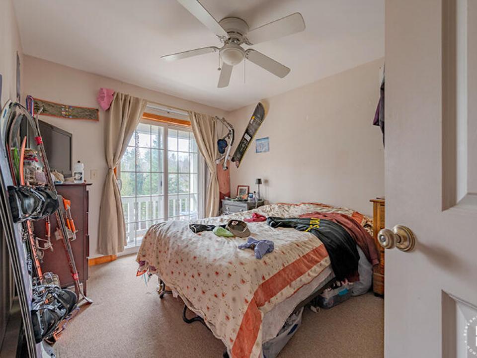 ApartmentBuildingOnMckinleyInLP_Apartmen
