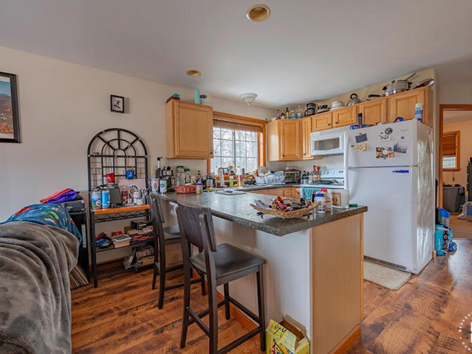 ApartmentBuildingOnMckinleyInLP_Apartmen