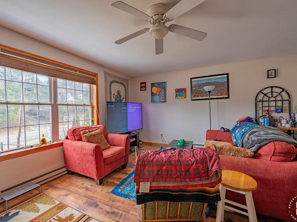 ApartmentBuildingOnMckinleyInLP_Apartmen