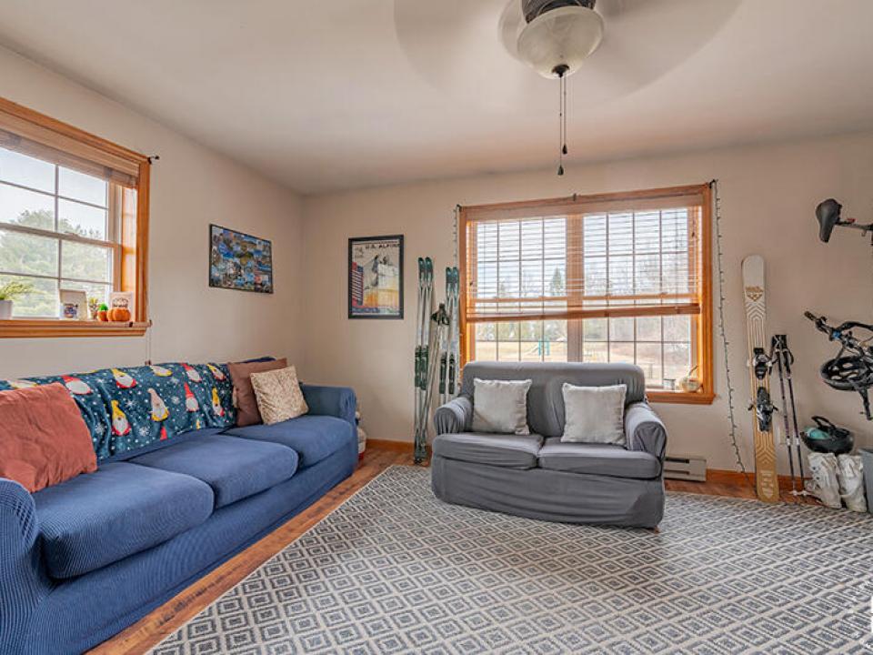 ApartmentBuildingOnMckinleyInLP_Apartmen