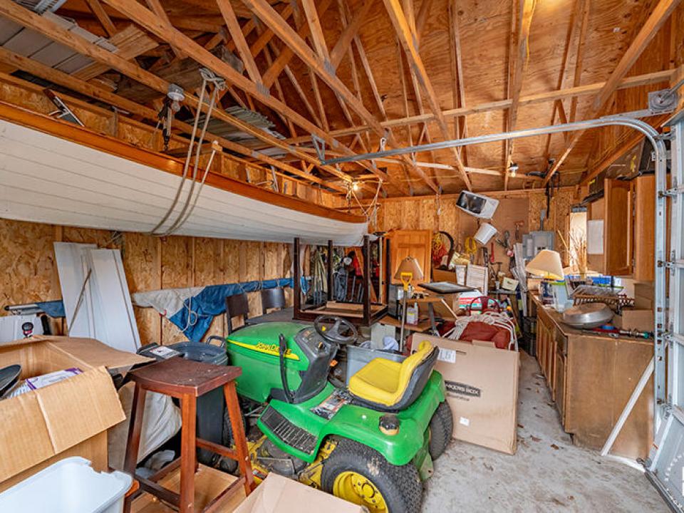 ApartmentBuildingOnMckinleyInLP_Garage_F