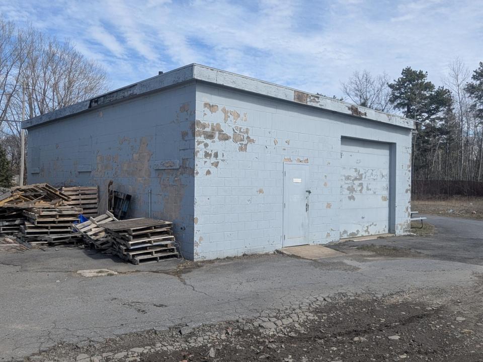 g Exterior storage-workshop