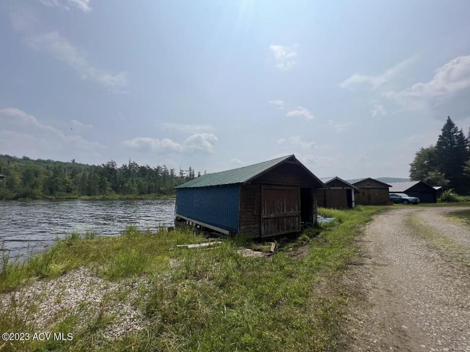 Boat House Strip