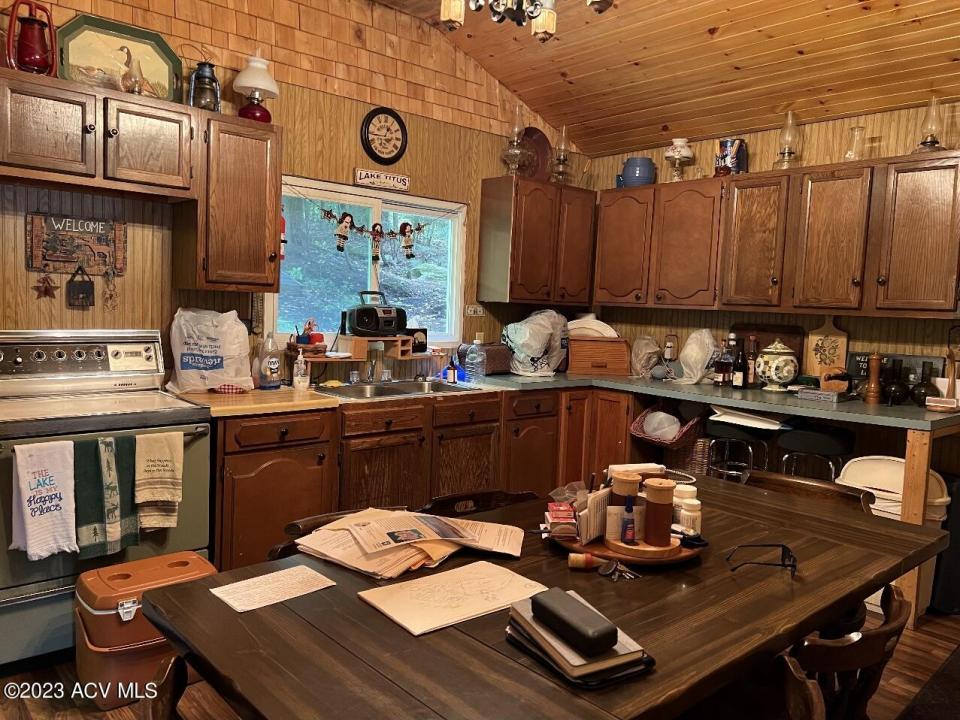 Interior Kitchen 2