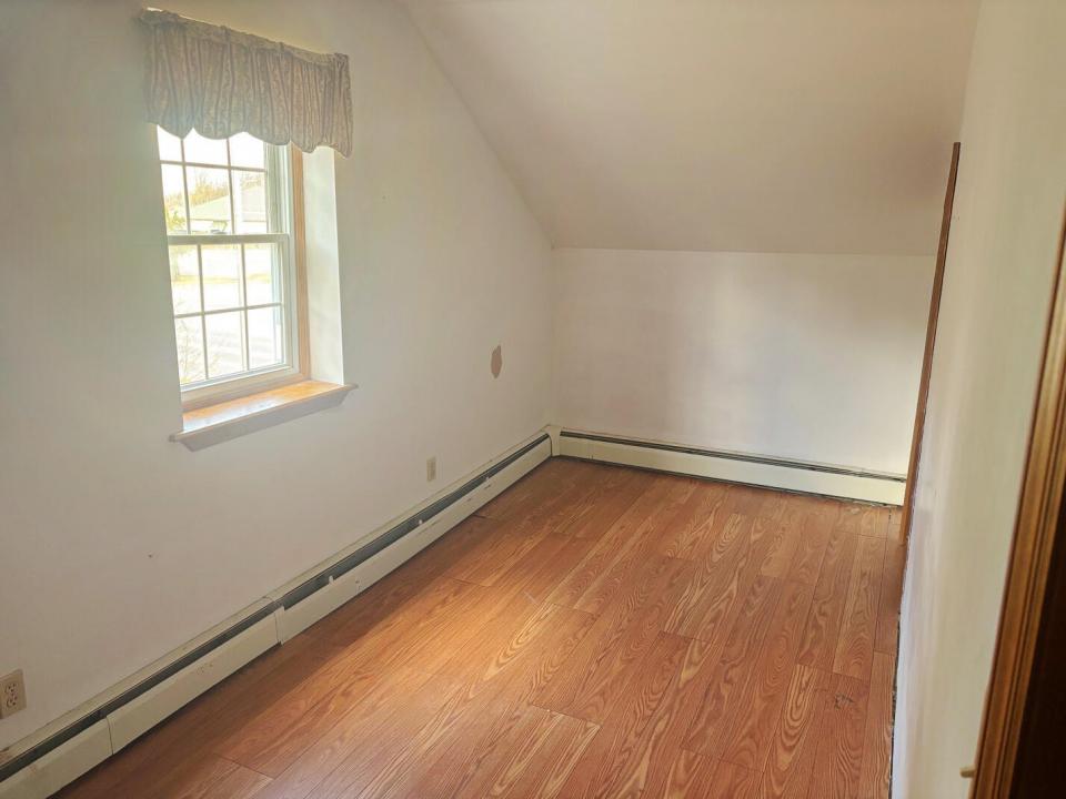 39 Champlain St Room