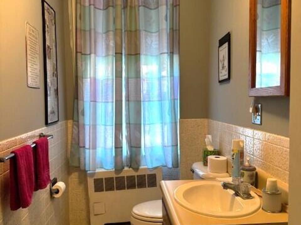 2nd floor bathroom