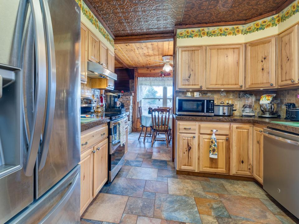 131 Andrus St-26