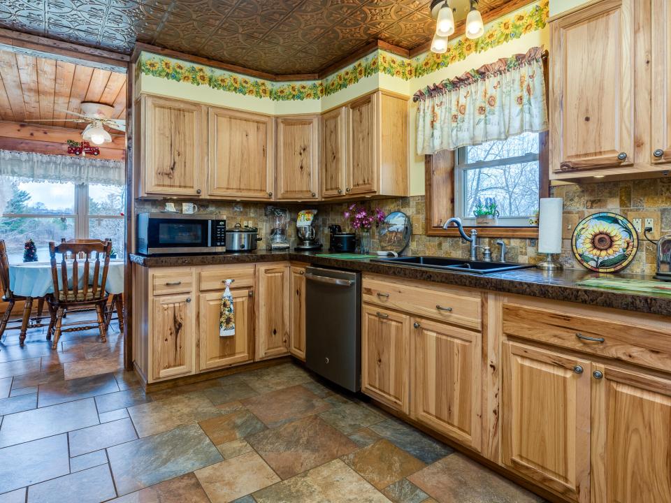 131 Andrus St-28
