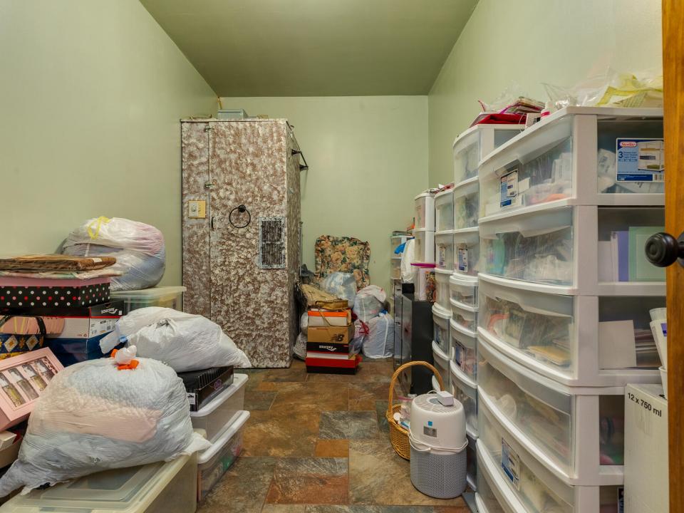 131 Andrus St-47