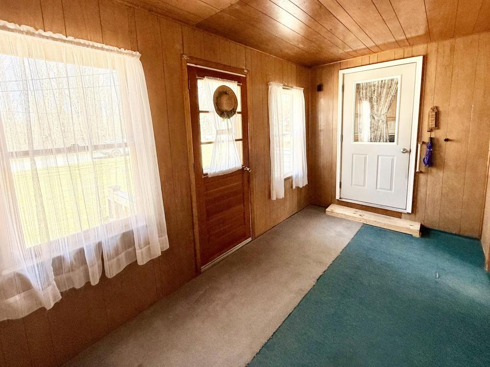 Side porch