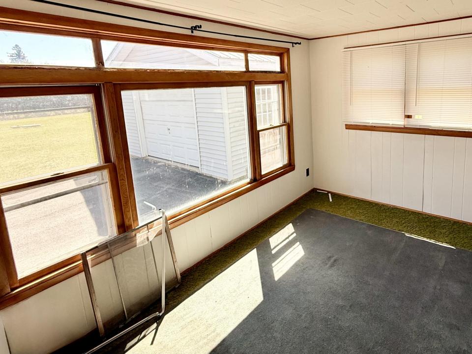 Apartment Front porch