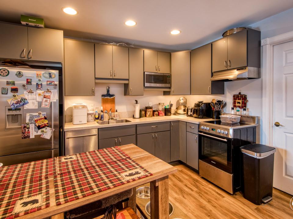 Lower Level Apartment - Kitchen