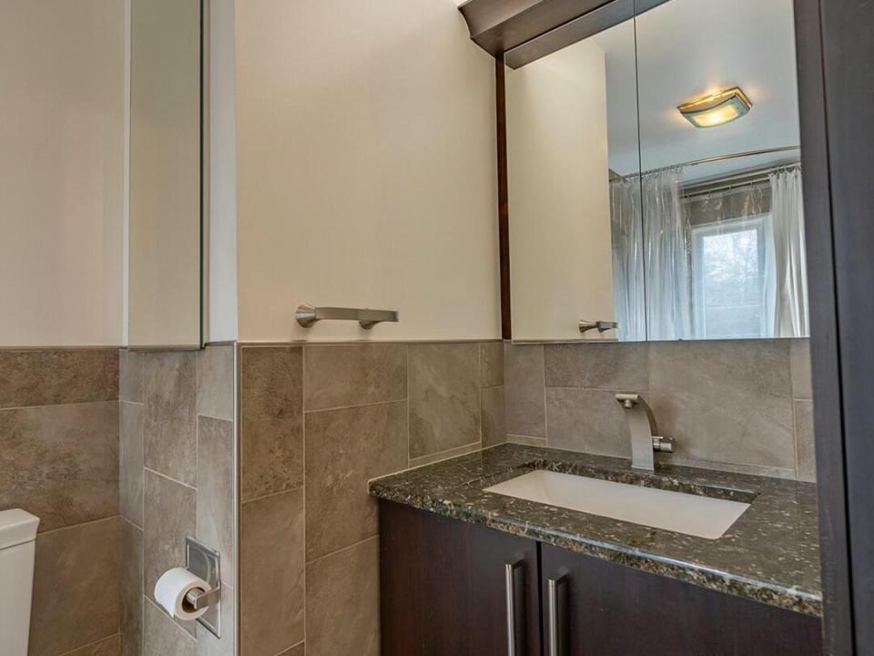 RanchInTupper_Bathroom1_Vanity