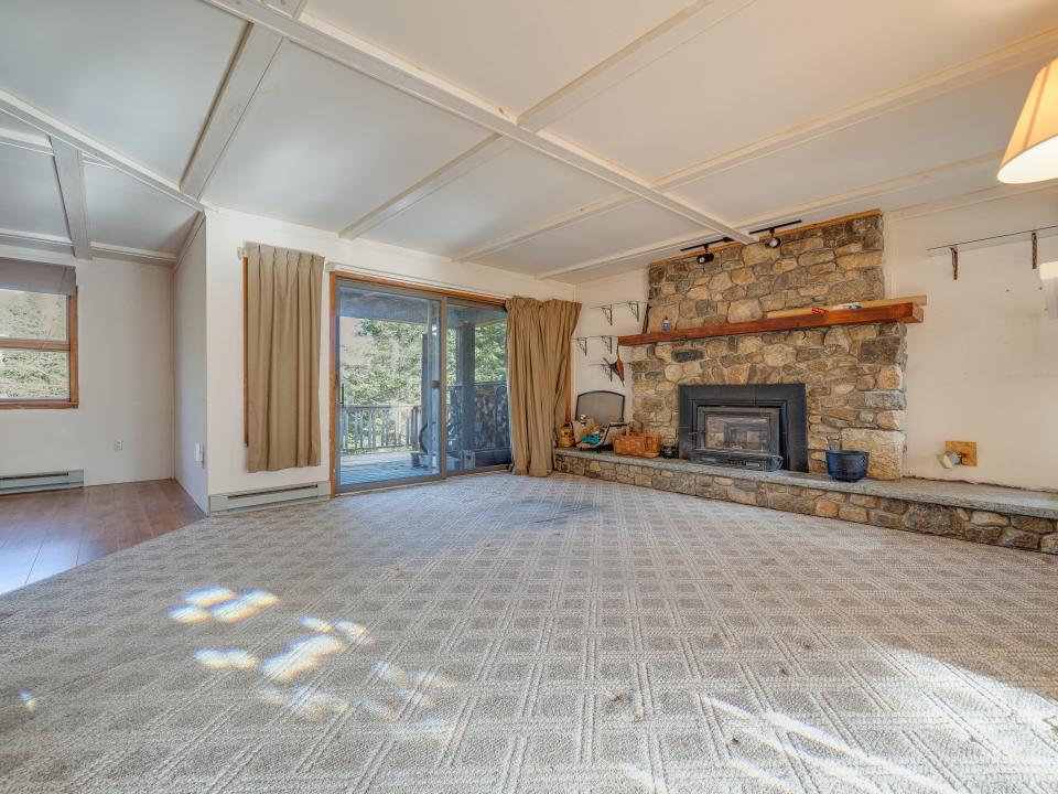 19 Blueberry Hill Rd-53