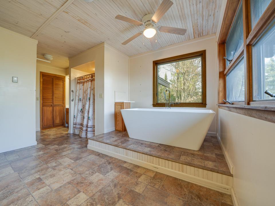 19 Blueberry Hill Rd-91
