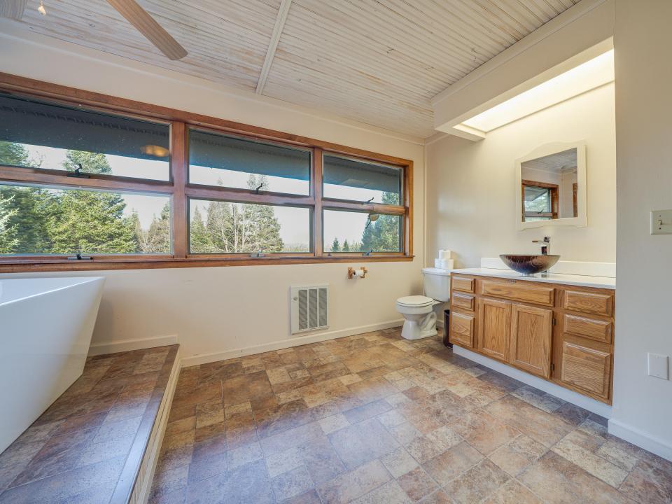 19 Blueberry Hill Rd-94